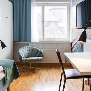 Standard Pullout Room
